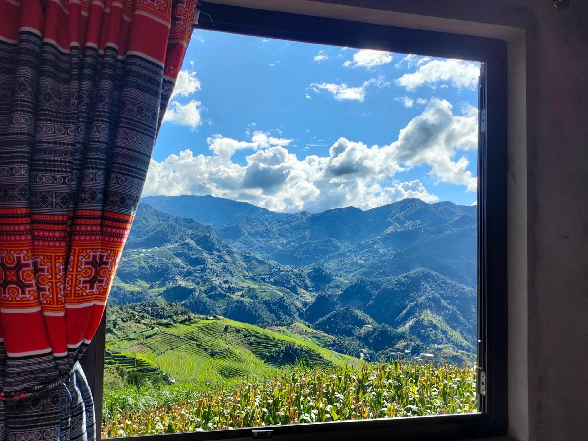 Indigenous Homestay- Trek- Food- Bus Mu Cang Chai Oda fotoğraf