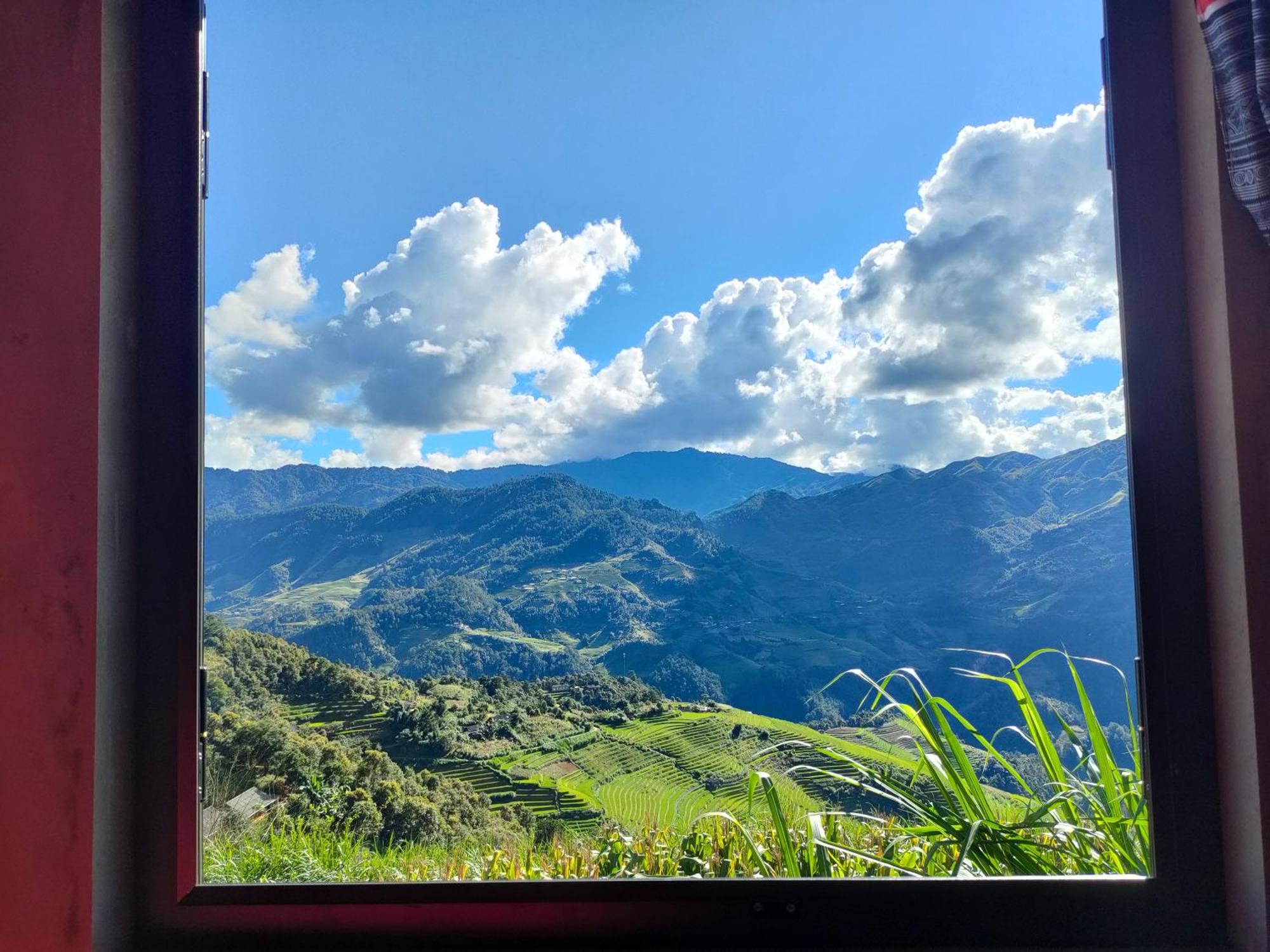 Indigenous Homestay- Trek- Food- Bus Mu Cang Chai Oda fotoğraf