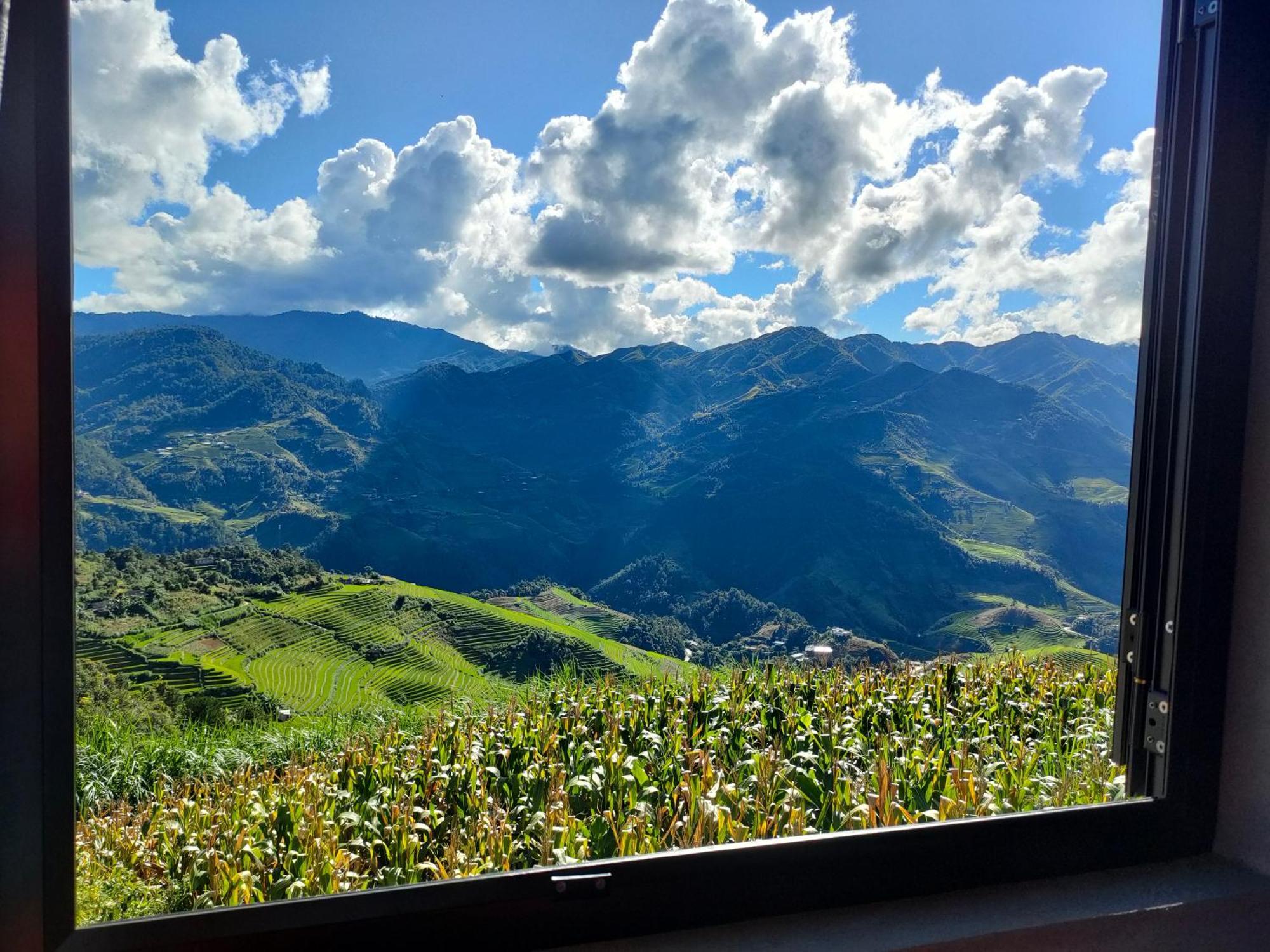 Indigenous Homestay- Trek- Food- Bus Mu Cang Chai Oda fotoğraf